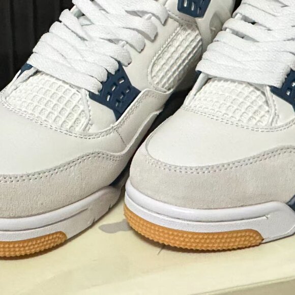 AIR JORDAN 4 RETRO SP - Picture 6 of 10